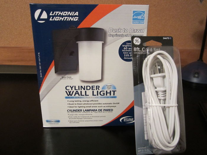 Lithonia Cylinder Wall light
Here is a 13 watt Lithonia cylinder wall light that i just bought at Home Depot and a lamp repair cord i bought at Wal Mart to use for it.
Keywords: Misc_Fixtures