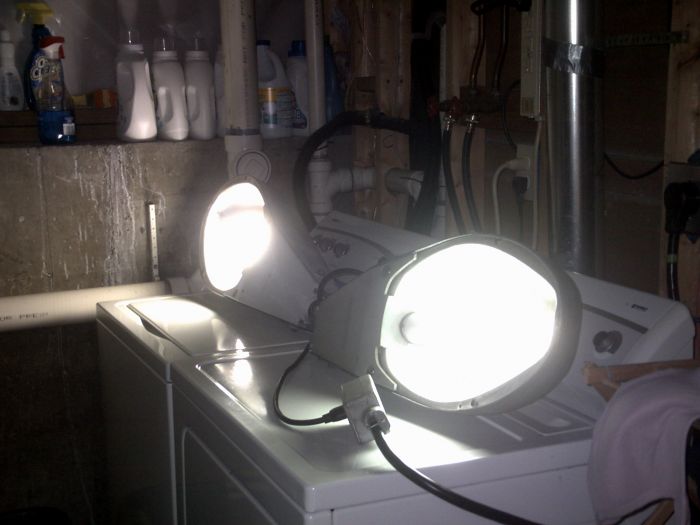 M-100s Lit up!
Testing out the M-100s using the dryer outlet. They check out A-OK! One on the left has a cheap chinese Sylvania and one on the right has an 80s GE. Both /DX and ones I've had awhile. Both have light hours but I guess technically aren't NOS. The gray M-100 (left) is pretty buzzy (nothing annoying though) while the one on the right is a bit quieter. The spare door is dead silent.
Keywords: American_Streetlights