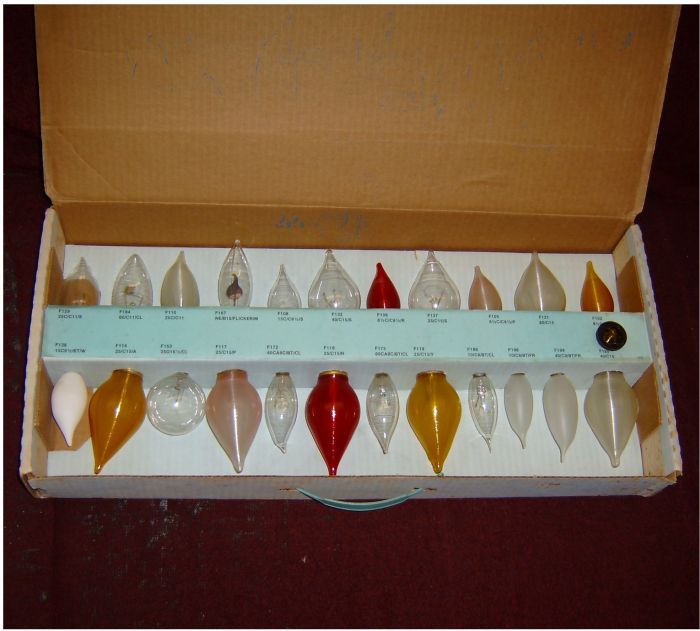 Verd A Ray Salesman's Samples
ebay find. I'm not sure how old these are.
Keywords: Lamps