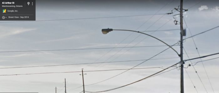 UniDor 400 in Ontario!
Dunno wattage or lamp type. Never seen one of these in person before.
Keywords: American_Streetlights