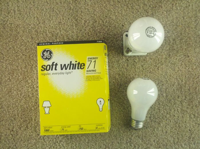 Bootleg GE 71w bulbs made in 2012?!
71w is one of the wattages made for California. But it was supposed to be banned as of this January, yet this pack has lumen rated etches with a '2' on the etch! Old packaging yes but I saw some 71w bulbs in the new green and white packaging at CVS but they are kinda expensive. Confused here lol!
Keywords: American_Streetlights