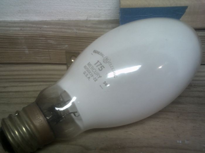 GE 175W /DX MV Lamp
Date code 34.
Keywords: Lamps