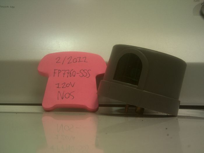 NOS 2012 Fisher Pierce 7760-SSS
120V. Has the green tinted window.
Keywords: Gear