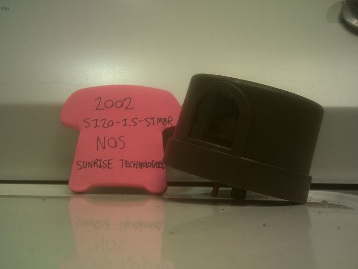 NOS 2002 Sunrise Technologies S120-1.5-STMBR
Nice NOS photocell from before the merger with Fisher Pierce.
Keywords: Gear
