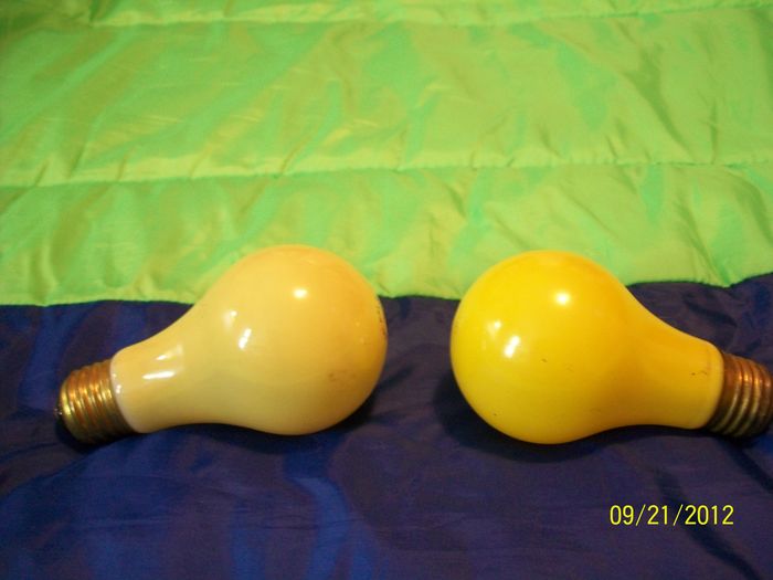 Bug light
Decoray (left) and Test*Mark (right) look different ceramic yellow color)
Keywords: Lamps