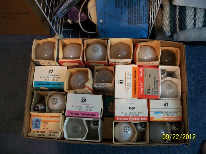 my collections
Here my box of ComEd (Sylvania, Westy, and GE) collections
Keywords: Lamps