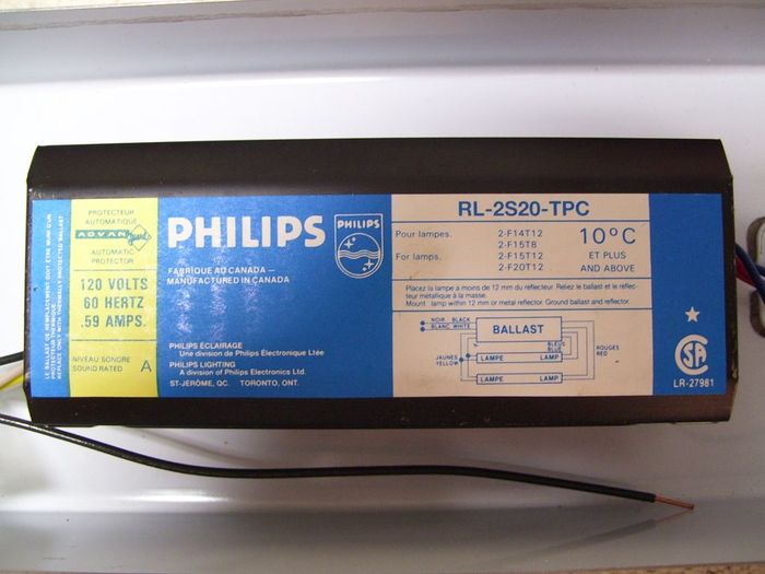 Philips 2X F20 Ballast 
Here's a Philips F20 ballast that has two sets of date codes, one set reads 08-95 while the other set reads 089, I think it should date to August 1995 but I don't know what the second set of numbers is for then. The fixture this was in has a date code of 980309 but I guess it most likely a '95 ballast. The fixture is NOS so I can't use the dates on the lamps as a guide LOL. 
Keywords: Gear