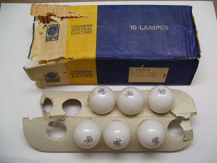 CGE 7.5W Ceramic White Lamps 
Here's a partial pack of older 7.5w ceramic white CGE indicator lamps, the pack has been eaten at one end by something but the rest of it is fine. 
Keywords: Lamps