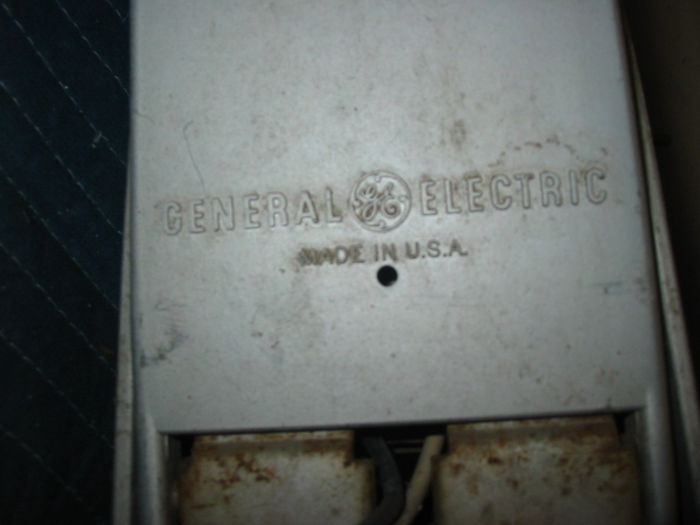 Vintage GE POWER/BRACKET.
You don't see this anymore.
Keywords: Misc_Fixtures