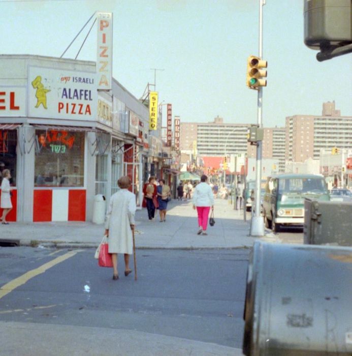 Queens, New York 1969
This is the same intersection of Wetherole St. and 63rd Dr. in Queens, New York. From 1969. The signalized intersection was upgraded sometime earlier, in which an original two-section traffic signal was once located at the corner (including another one at the intersection).
Keywords: Traffic_Lights