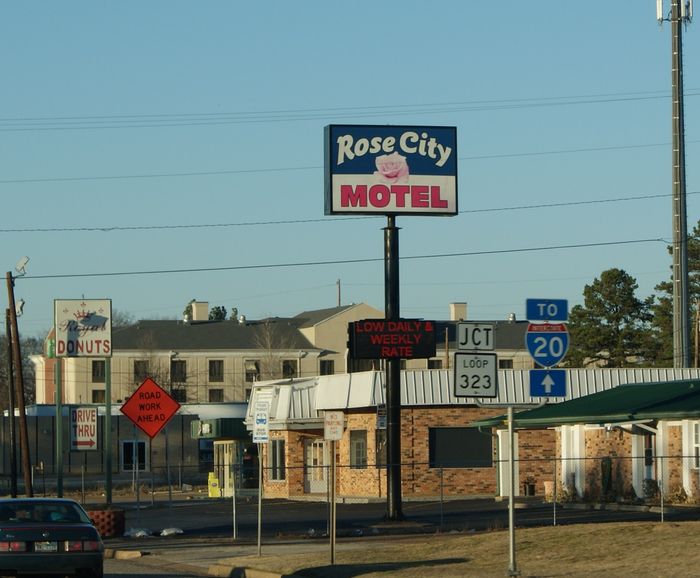 Old Rose City Motel
an old Tyler Motel on US Highway 69 in the north part of the city...recently renovated.
Keywords: Miscellaneous