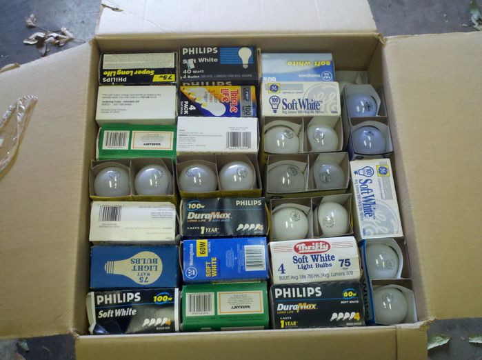 Just a few of my bulbs I saved up!
Worth a thousand words. Mostly GE and Philips in this box.
Keywords: Lamps