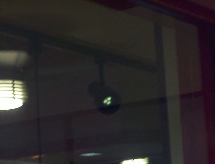 Dimmed out GE LED!
I spotted this at a Red Robins restaurant. This GE LED is very dim. The other track lights have mostly halogen PAR20s. The table lights still have GE LEDs tho.
Keywords: Lamps