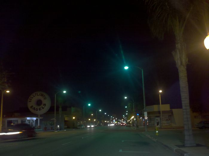 MERCS! Absolutely beautiful! Comment away!
Downtown Bellflower has a long row of these beauties. The fixtures are GE M400R2s and GE Mission Bells. Some have metal halide lamps.
Keywords: American_Streetlights