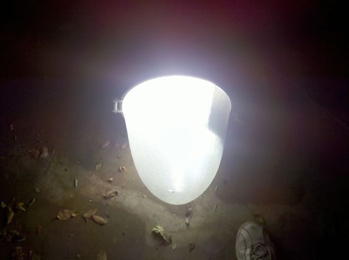 Westinghouse teardrop lit up!
Here is it lit up with a large incandescent bulb, I think a 327w 4000 lumen multiple lamp. I later tried a regular 300w 1000 hour bulb and it was a bit brighter.
Keywords: American_Streetlights
