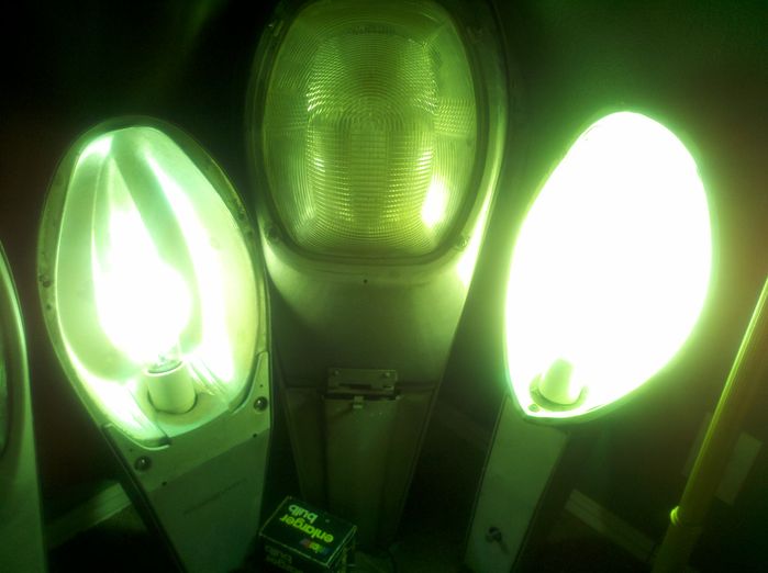 Color Improved /C Mercs - 100w and 175w
Here are both lit up. A Sylvania 100w from '77 and a Westinghouse 175w from '69. They are almost identical in color appearance.
Keywords: Lamps