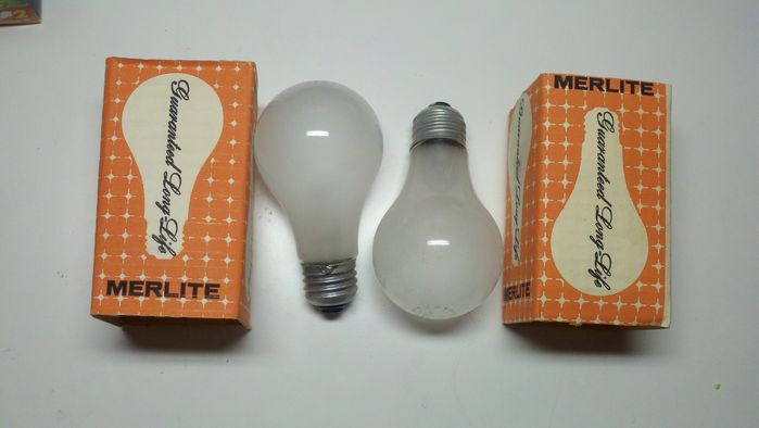 Merlite 100w bulbs from 1961
Just got 25 of these oldies but goodies from a seller up in Oregon. They are long life incandescents with durable filament construction. Made by SOLAR for Merlite.
Keywords: Lamps