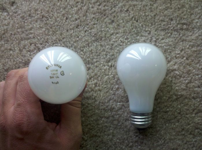 Guess whats unusual about these Sylvania bulbs?
Just take a look at the etch, assuming some of you are familiar with the current Sylvania etch.
Keywords: Lamps