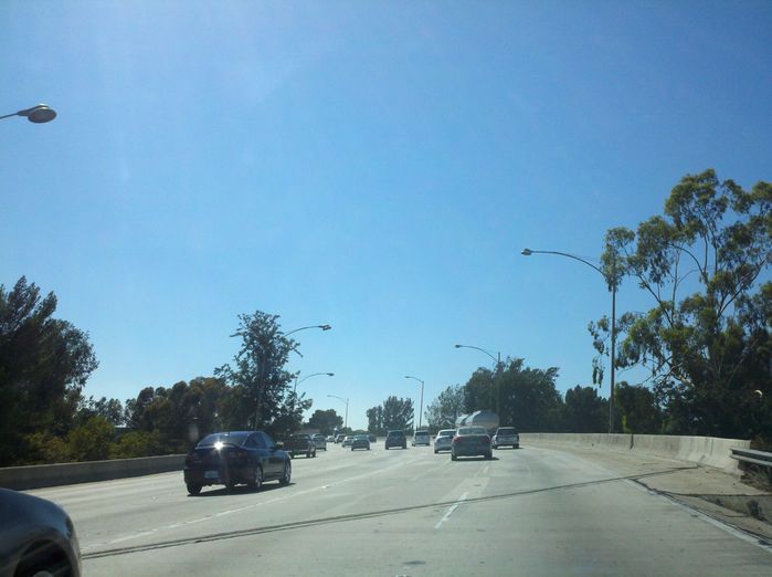 Oldies but goodies here!
Here, at the very western end of the 134 freeway as it merges onto 101 North. See the cool shaded Ovalite? All of these lights here are MV.
Keywords: American_Streetlights