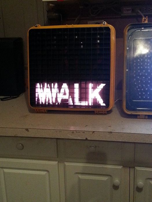 General Traffic Equipment P-6
Illuminated here as "WALK."
Keywords: Traffic_Lights