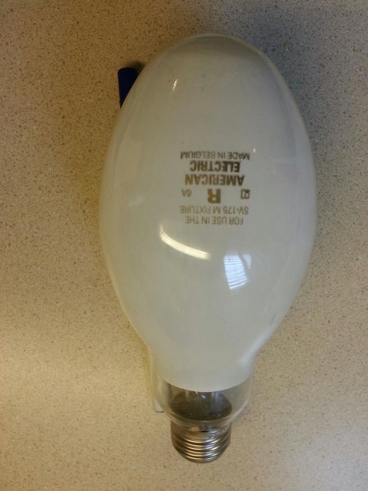 American Electric med base MV
These run on a regular Mv or MH ballast I assume? I haven't tested either one yet , they look similar to the regent 125W MV lamps 
Keywords: Lamps