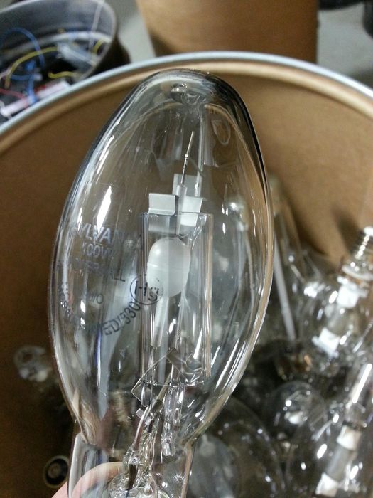 Sylvania 100W powerball
Looks like it leaked, the top was slightly silvery
Keywords: Lamps