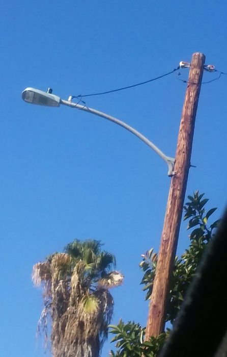LED Streetlight
So Cal Edison is now on a LED kick, replacing their HPS. This is in Baldwin Park.
Keywords: American_Streetlights