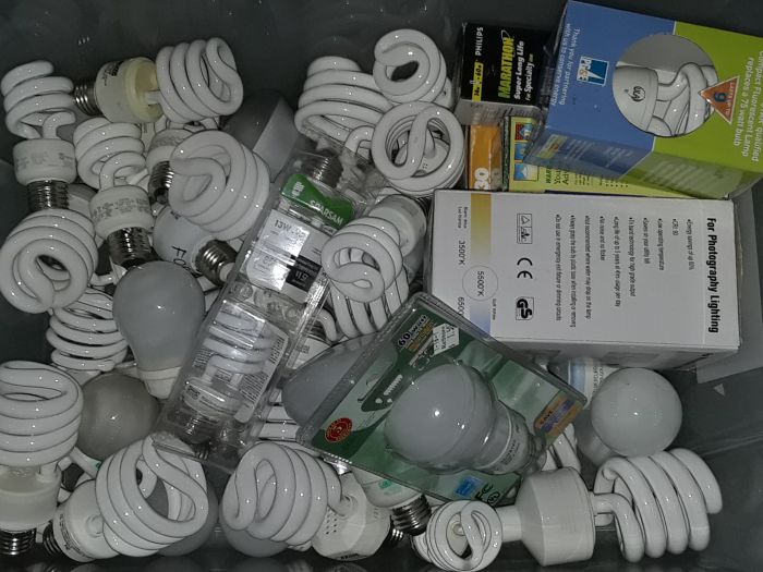 Big box of CFLs
These are lamps i need to burn through.
Keywords: Lamps