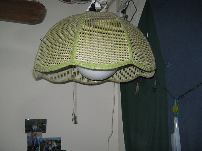 vintage/retro swag overhead down light
ball globe,wicker shade with retro green look on it,got it at the goodwill thrift store few years ago or so
Keywords: Indoor_Fixtures