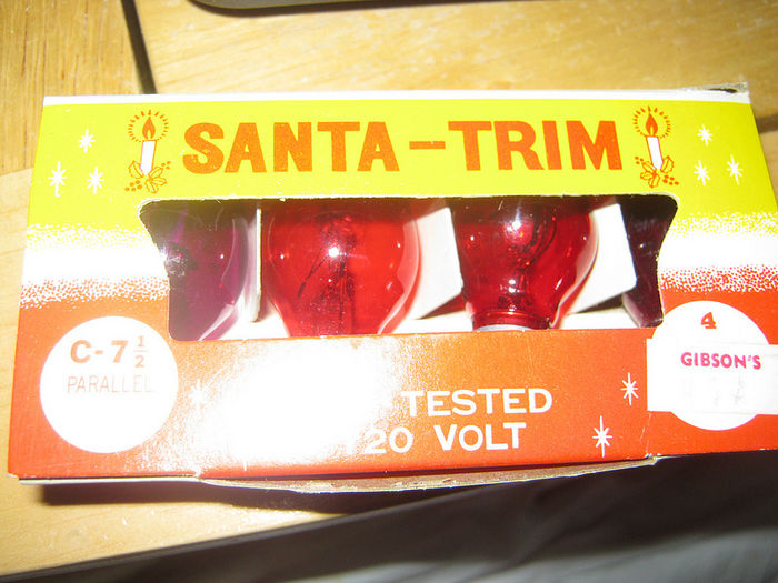 vintage christmas light bulbs (set of 4)
4 flashing xmas light bulbs,3 red and 1 pink/purple? all 4 flash and work,for sale on ebay(check in for sale/trade thread/section for link)
least 1 of those bulbs is indeed G.E. brand
Keywords: Lamps