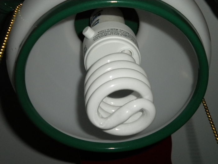 Sylvania Self-Dimming CFL Bulb
This bulb has a knob on the side of the ballast that can vary the brightness from about 40% up to full brightness.
Keywords: Lamps