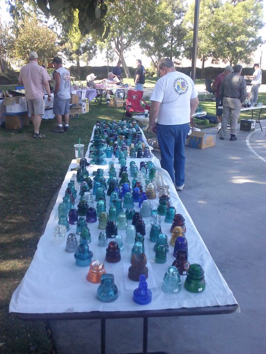 Insulator Show
D&D tailgater in Grand Terrace, CA.
Keywords: Miscellaneous