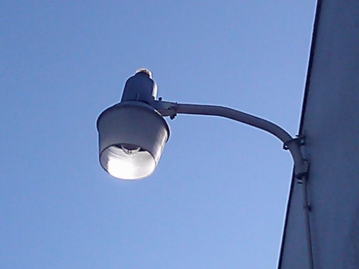MV NEMA Bucket
175 watt, on a church annex building. In Pomona, CA
Keywords: American_Streetlights