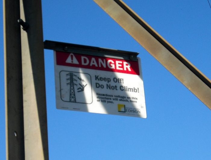 SCE tower sign
Warning not to climb. There is more of a danger of falling than shock
Keywords: Drawings_/_Wire_Diagrams_/_Spec_Designs_/_Etc.