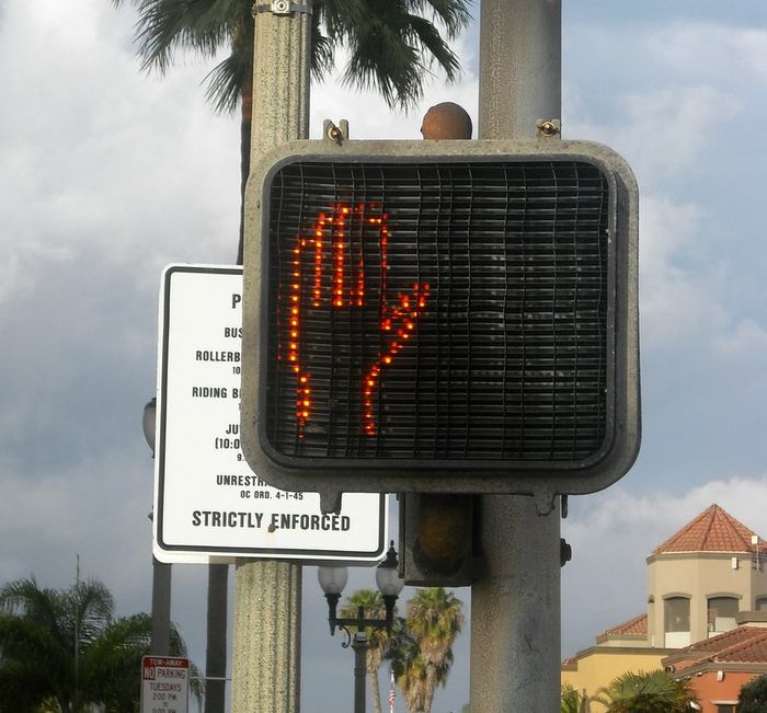 Canadian Style Open Hand Ped
This is also a countdown module. In Huntington Beach
Keywords: Traffic_Lights