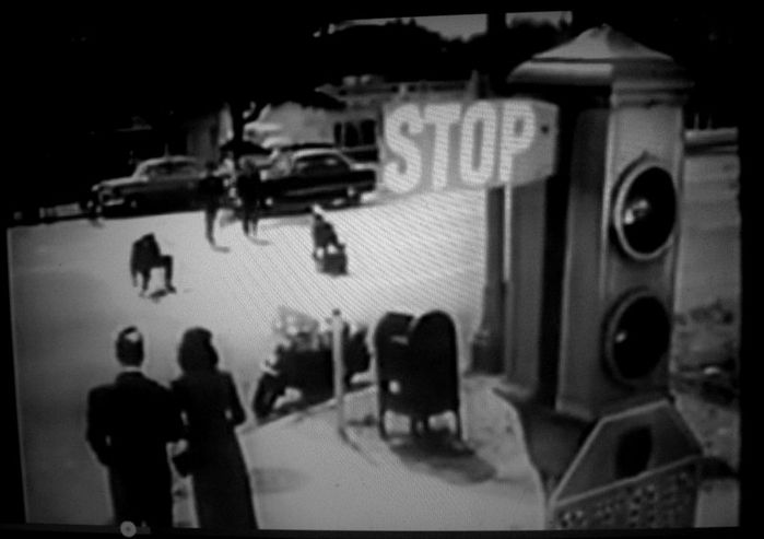 Old Semafore Traffic Signal
From a Dragnet episode called "Big Rod"
Keywords: Lights_Camera_Action
