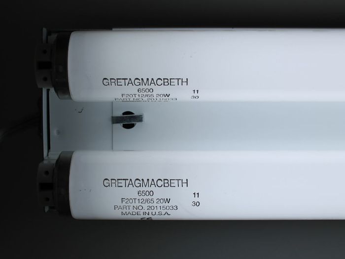 GretagMacbeth 6500K F20T12
Also from Restore, I believe these are high CRI lamps used for colour matching, 
Keywords: Lamps