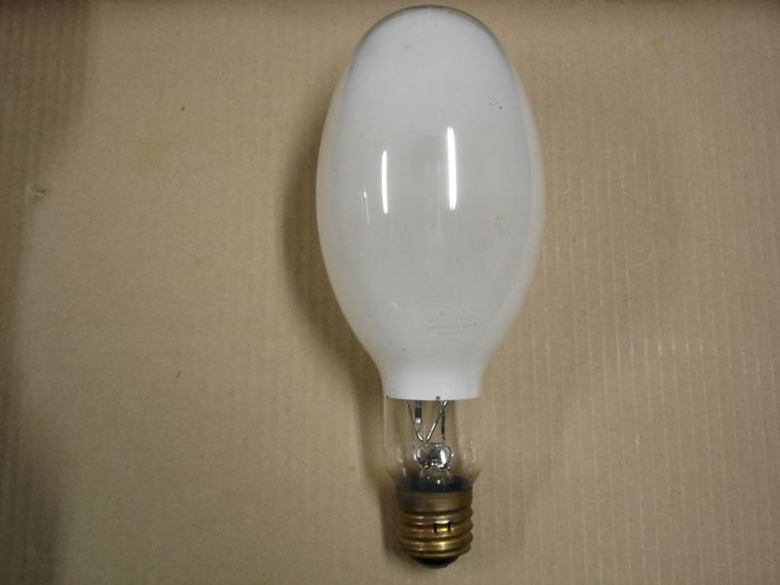 CGE 400W Mercury Lamp
A deluxe coated Canadian General Electric 400W mercury lamp.
Manufacture date: May 1982
Colour temp: 3900K
Lumens: 14400
CRI: 50
Lamp shape: ED37
Made in: Canada
Lamp life: 24000+
Keywords: Lamps