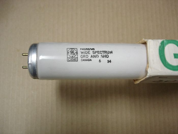 Canadian General Electric  40W Gro and Sho
Here is a Canadian General Electric F40T12 wide spectrum Gro and Sho fluorescent lamp. 

Made in: Canada

Manufactured: Feb. 1989
Keywords: Lamps