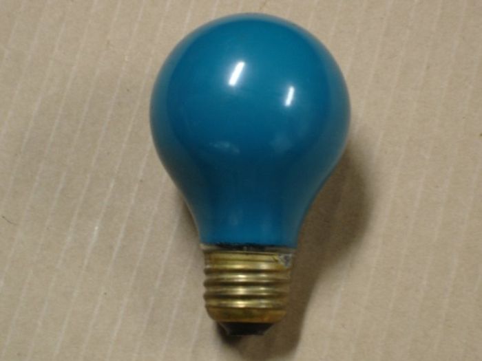 Sylvania 25W Incandescent
Here's an older blue ceramic coloured Sylvania lamp.
Keywords: Lamps