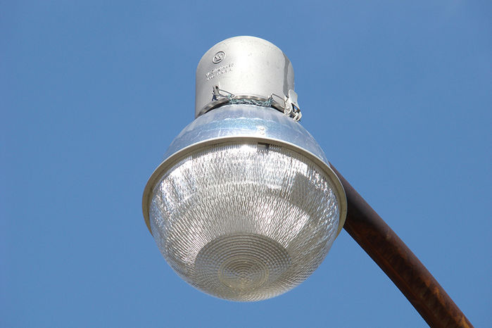 Close Up of "New" Gumball Fixture
Even the Westinghouse Logo looks newly stamped.
Keywords: American_Streetlights