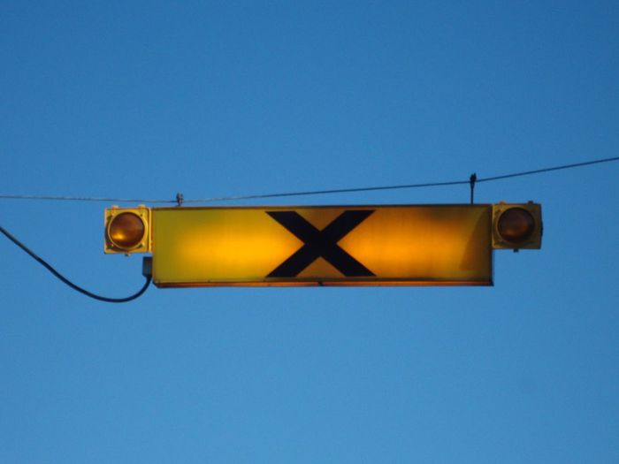 LPS Sign 
A LPS crossing sign.
Keywords: Traffic_Lights