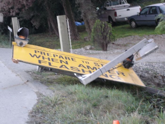 Sign/Lights Down
Here's a downed 'Be Prepared To Stop' sign with wig wag flashing amber lights and 100W Sylvania HPS flood.
Keywords: Miscellaneous