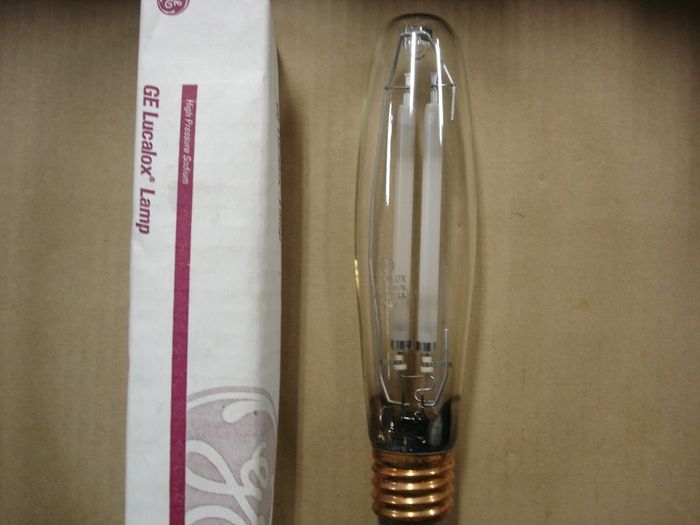 GE 400W Lucalox Lamp
Here is a GE 400W Lucalox twin arc tube standby HPS lamp.
Manufacture date: Nov 2000
Colour temp: 2100K
Lumens: 45000
Base: Mogul E39
Lamp shape: ED18
Made in: USA
Lamp life: 40000 hours
Keywords: Lamps