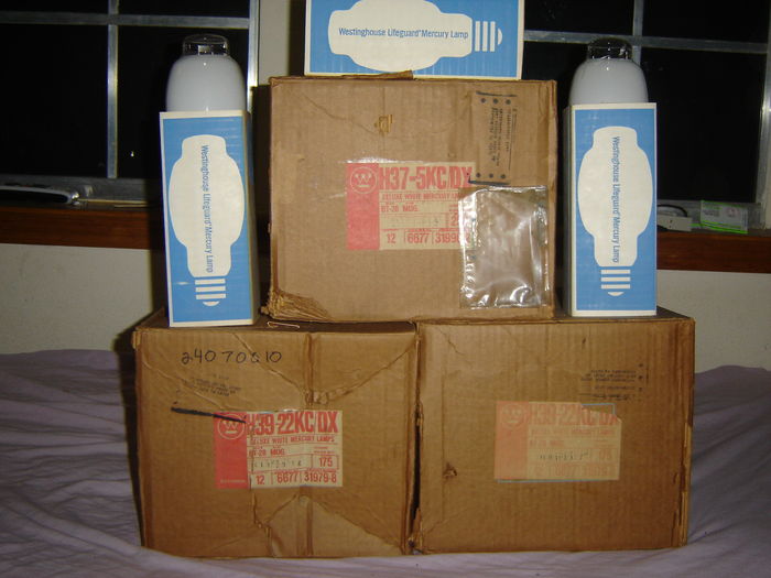 CASES OF WESTHINGHOUSE DX
here my cases of westinghouse 175 DX and one cases of  250 DX
Keywords: Lamps