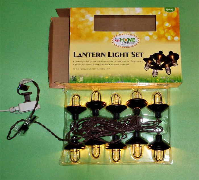 Garden Lantern Lights
I got this set for $5 at a Rite Aid on clearance sale.
Keywords: Misc_Fixtures