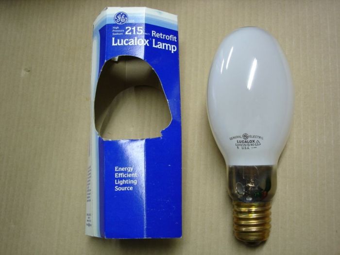 GE Lucalox Retrofit Lamp
A coated GE 215W Lucalox HPS retrofit lamp for use with a 250W mercury ballast.Has an E40 base for European export.
Manufacture date: May. 1988
Colour temp: 1900K
Lumens: 18600
CRI: 22
Base: Mogul E40 brass
Lamp shape: ED28
Made in: USA
Lamp life: 12000 hours

Keywords: Lamps