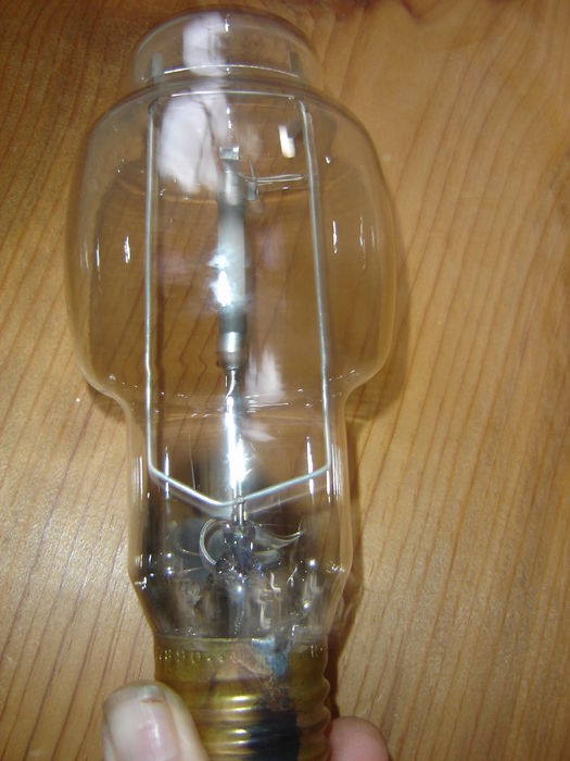 Westinghouse C70S62 BT25
 heres a westinghouse BT25 sodium lamp from ebay, it look well used but stil nice to have.
Keywords: Lamps