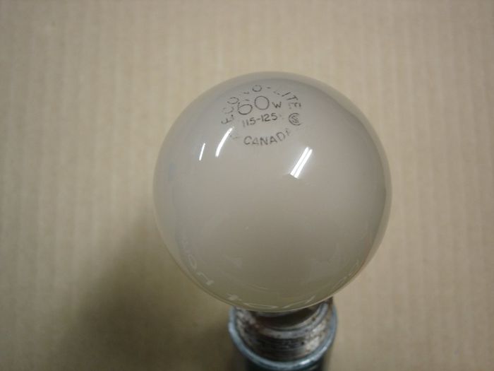 GE 60W ECONO-LITE
Here's a Canadian 60W GE ECONO-LITE incandescent lamp.
Voltage: 115-125V
Date: 80's
Lamp life: 1000 hours
Filament: CC-6
Lamp shape: A19
Made in: Canada
Base: Medium E26
Keywords: Lamps