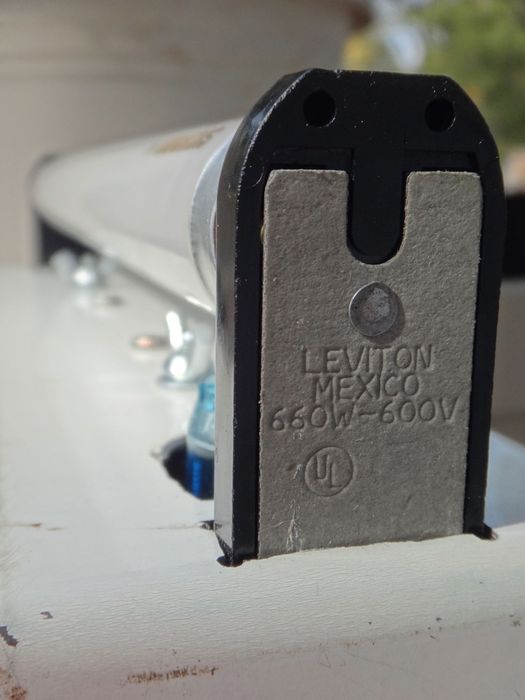 Leviton Lampholder Mexican
On my F13T8 fixture
Keywords: Gear